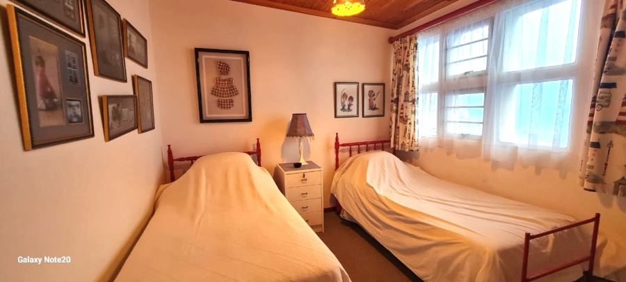 4 Bedroom Property for Sale in Wavecrest Eastern Cape